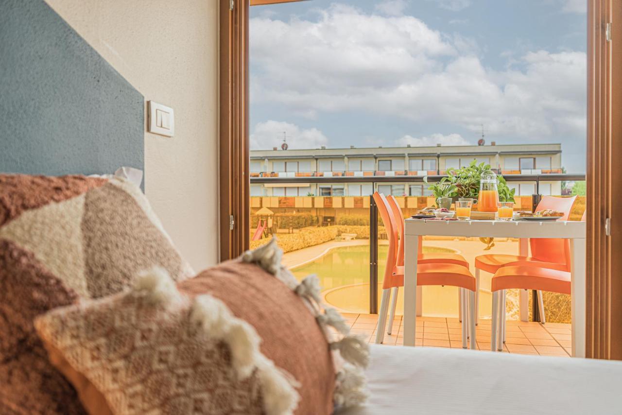 Hygge Family Apartment - One Step Away From The Lake!!! 시르미오네 외부 사진