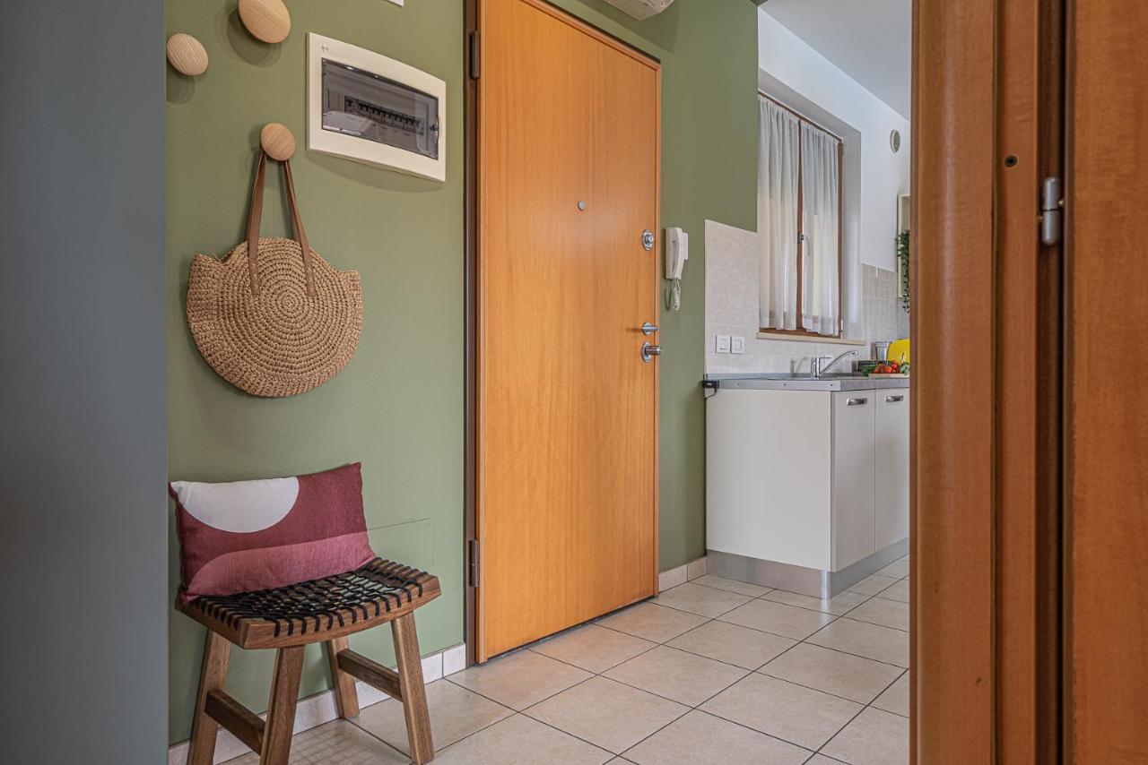Hygge Family Apartment - One Step Away From The Lake!!! 시르미오네 외부 사진