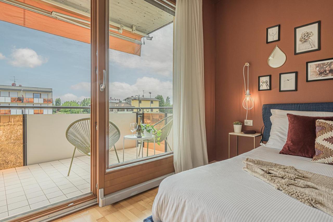 Hygge Family Apartment - One Step Away From The Lake!!! 시르미오네 외부 사진