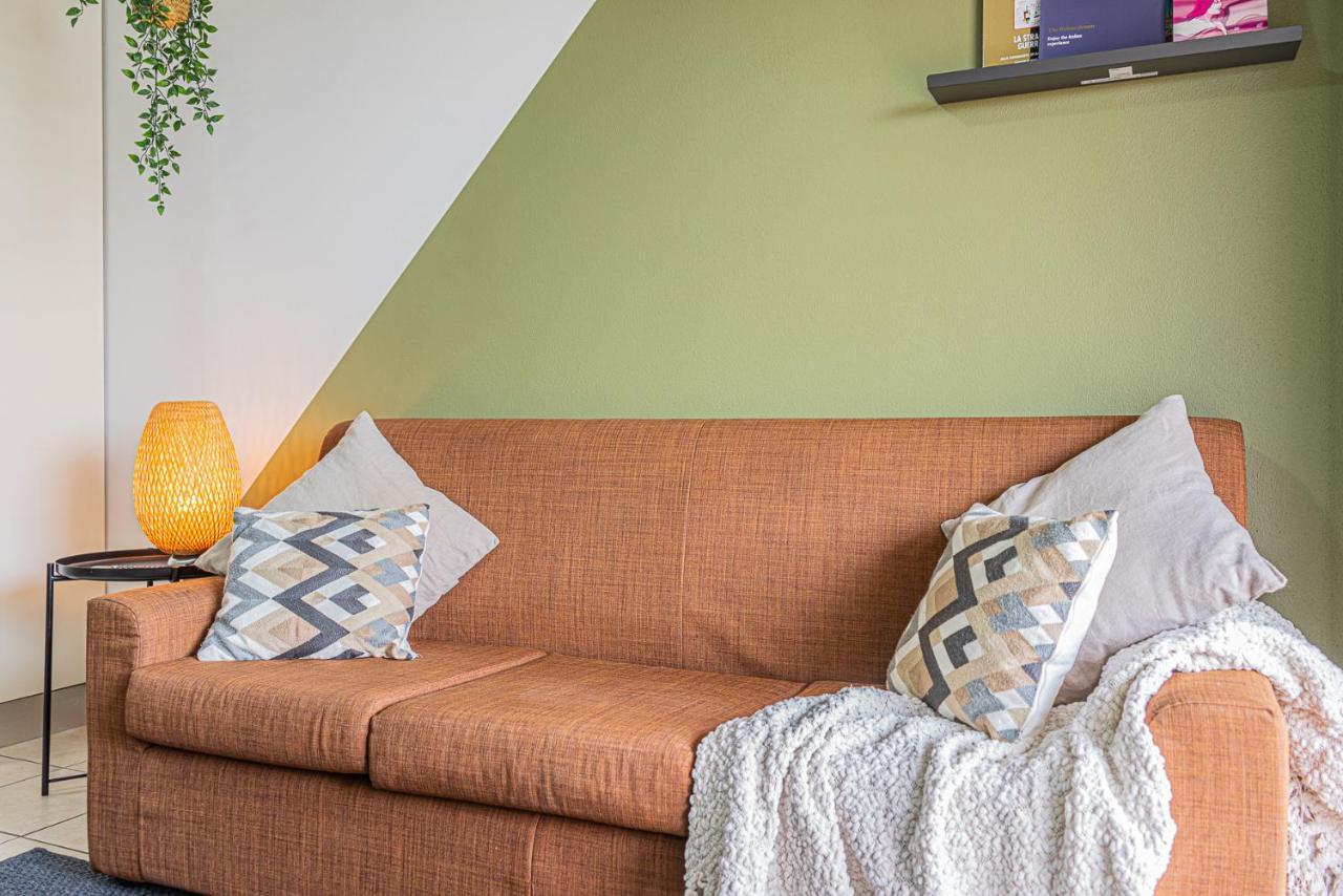Hygge Family Apartment - One Step Away From The Lake!!! 시르미오네 외부 사진