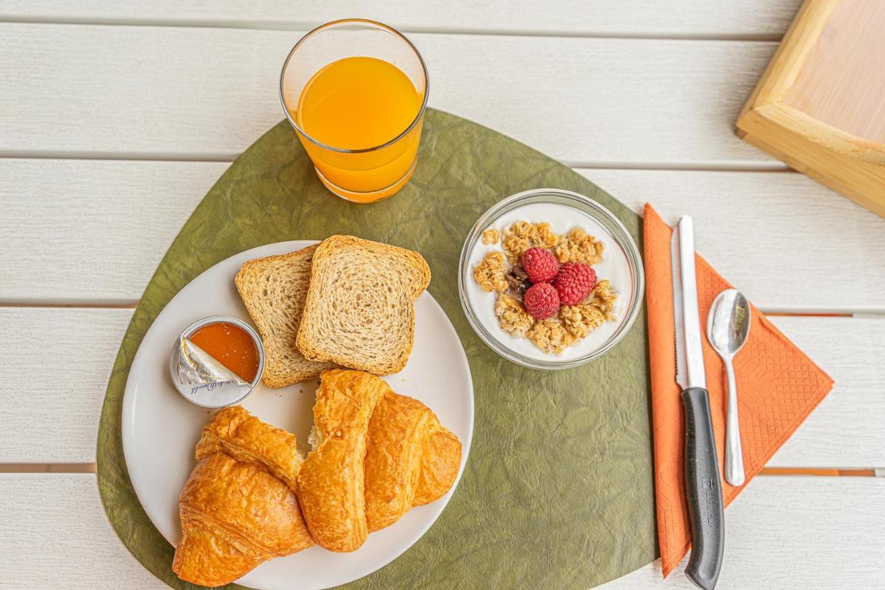 Hygge Family Apartment - One Step Away From The Lake!!! 시르미오네 외부 사진