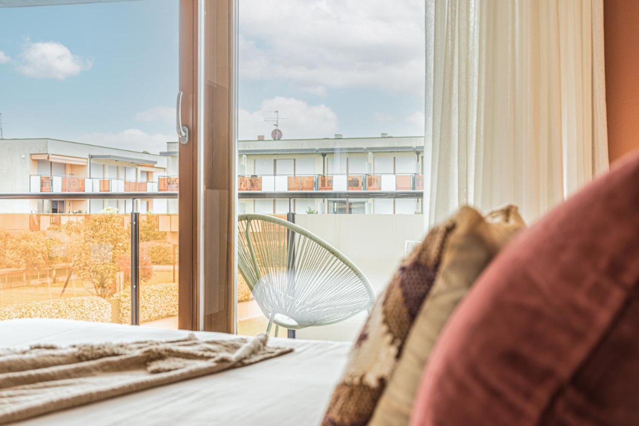 Hygge Family Apartment - One Step Away From The Lake!!! 시르미오네 외부 사진