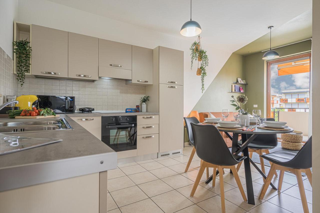 Hygge Family Apartment - One Step Away From The Lake!!! 시르미오네 외부 사진
