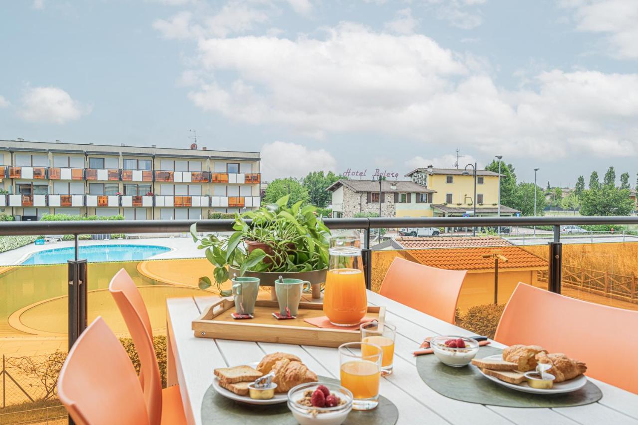 Hygge Family Apartment - One Step Away From The Lake!!! 시르미오네 외부 사진