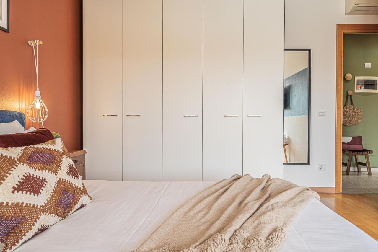 Hygge Family Apartment - One Step Away From The Lake!!! 시르미오네 외부 사진
