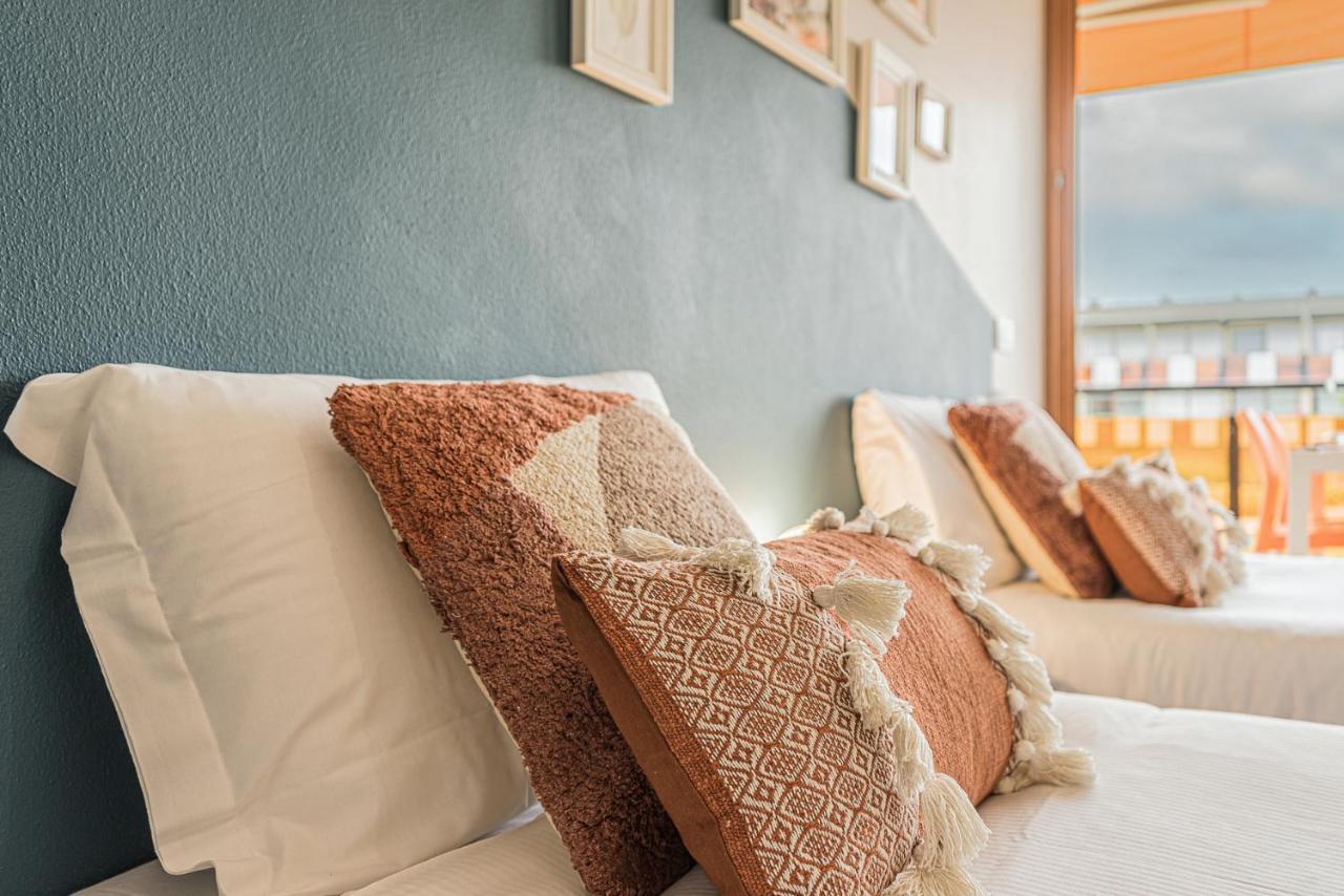 Hygge Family Apartment - One Step Away From The Lake!!! 시르미오네 외부 사진
