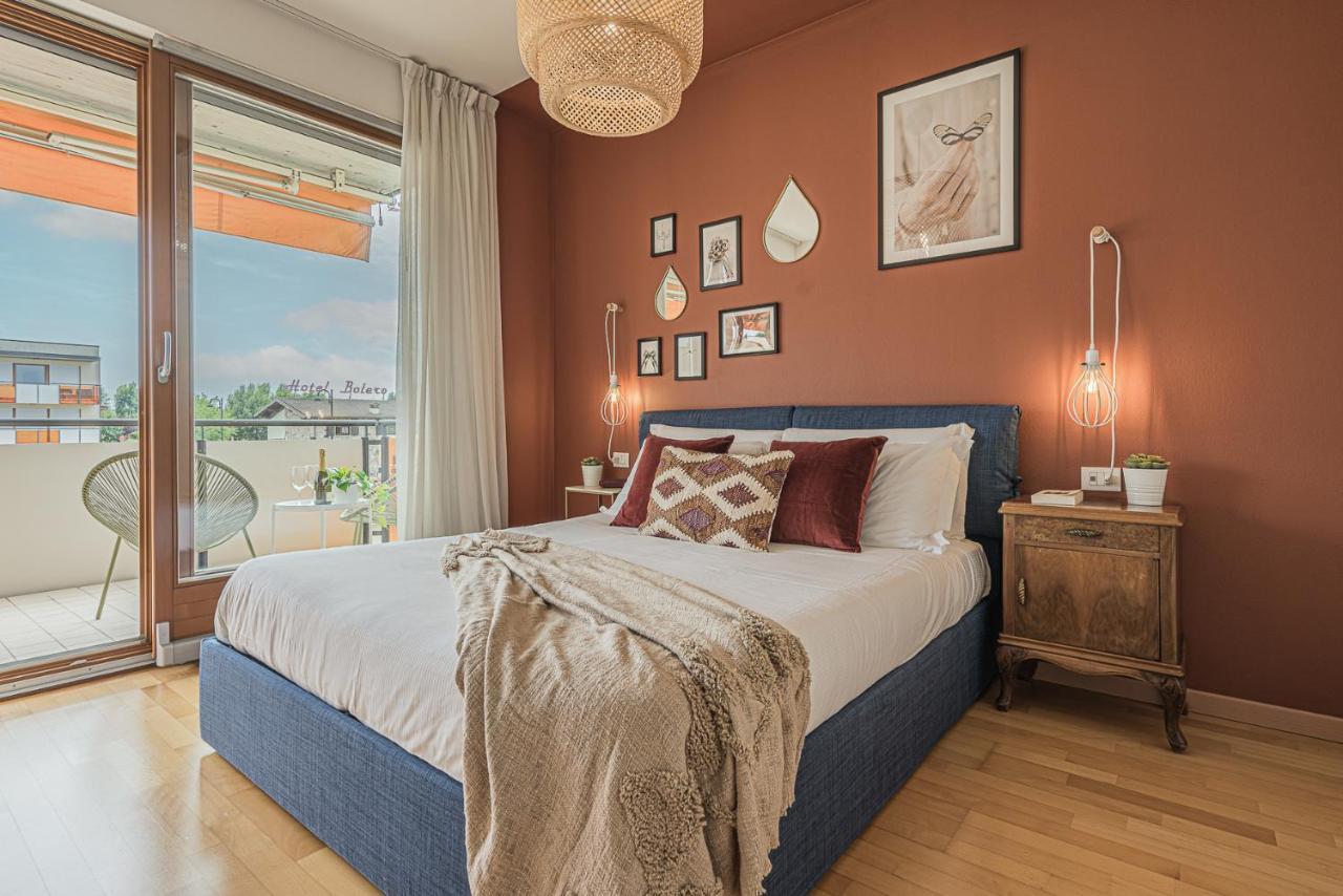 Hygge Family Apartment - One Step Away From The Lake!!! 시르미오네 외부 사진