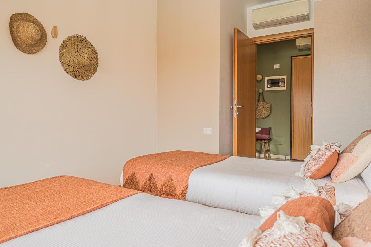 Hygge Family Apartment - One Step Away From The Lake!!! 시르미오네 외부 사진