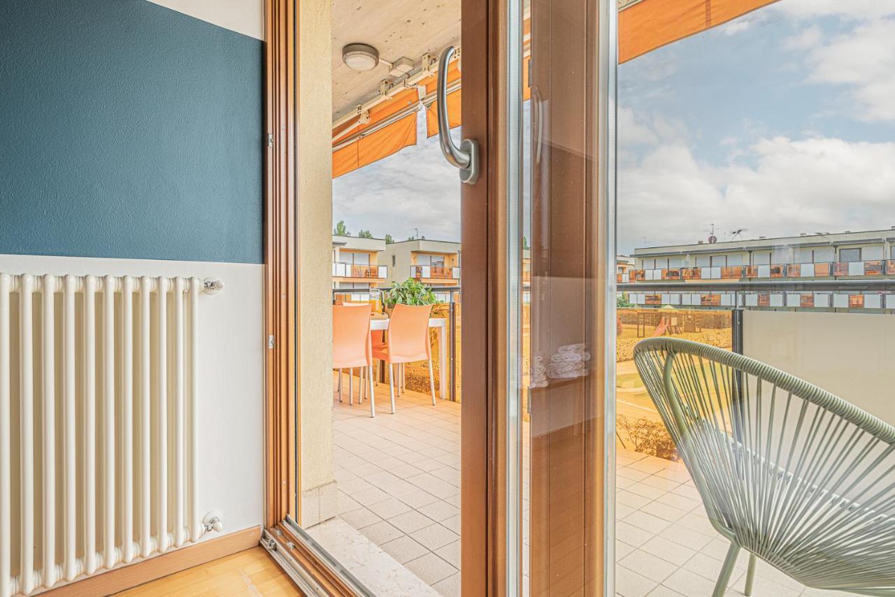 Hygge Family Apartment - One Step Away From The Lake!!! 시르미오네 외부 사진