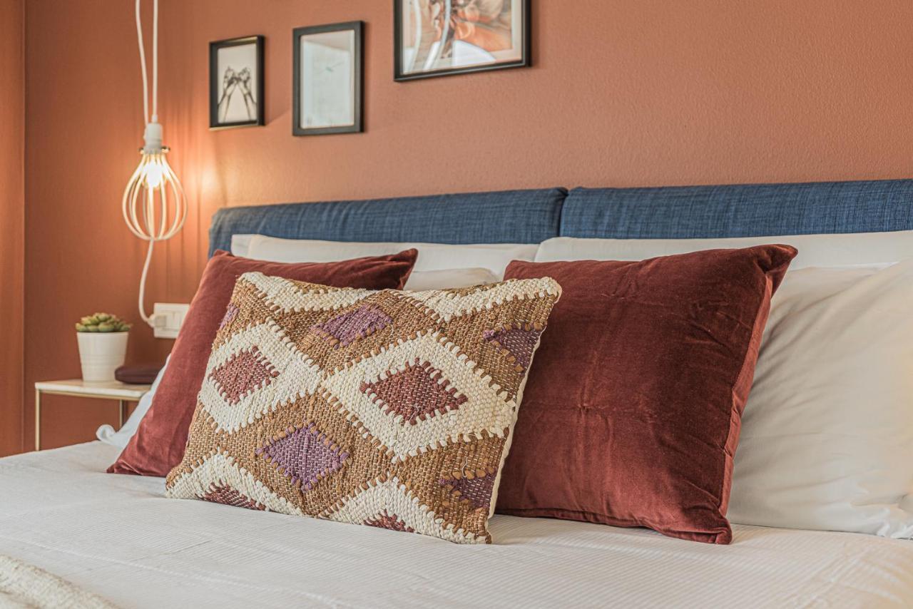 Hygge Family Apartment - One Step Away From The Lake!!! 시르미오네 외부 사진